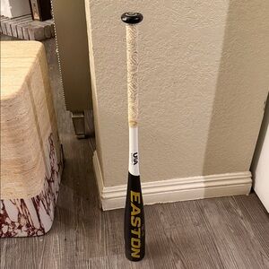 Easton Beat Baseball Bat Black and White Bat with Yellow Logo